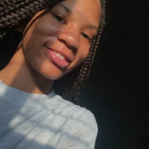 Meet your Posher, Chanel